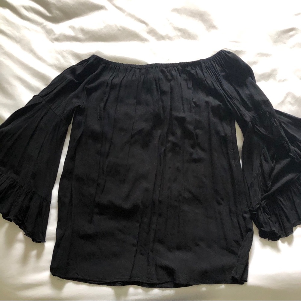 Off the Shoulder Ruffled Sleeve Shirt